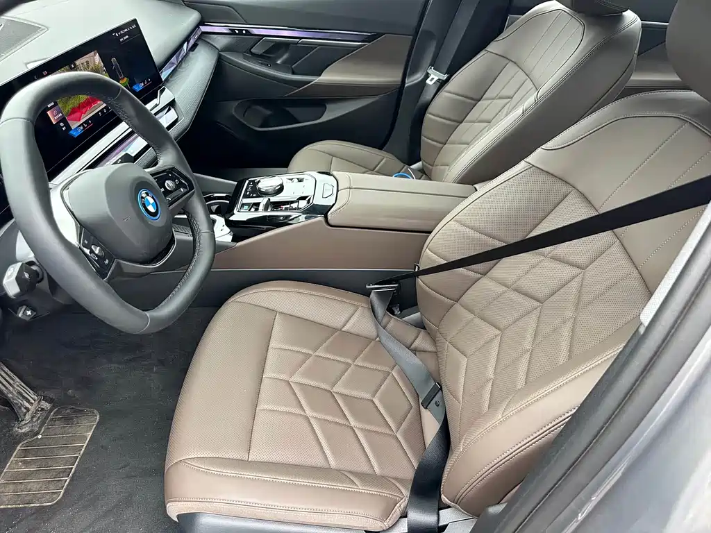 BMW i5 2024 eDrive 35L Luxury Package купить на сайте DeffCars