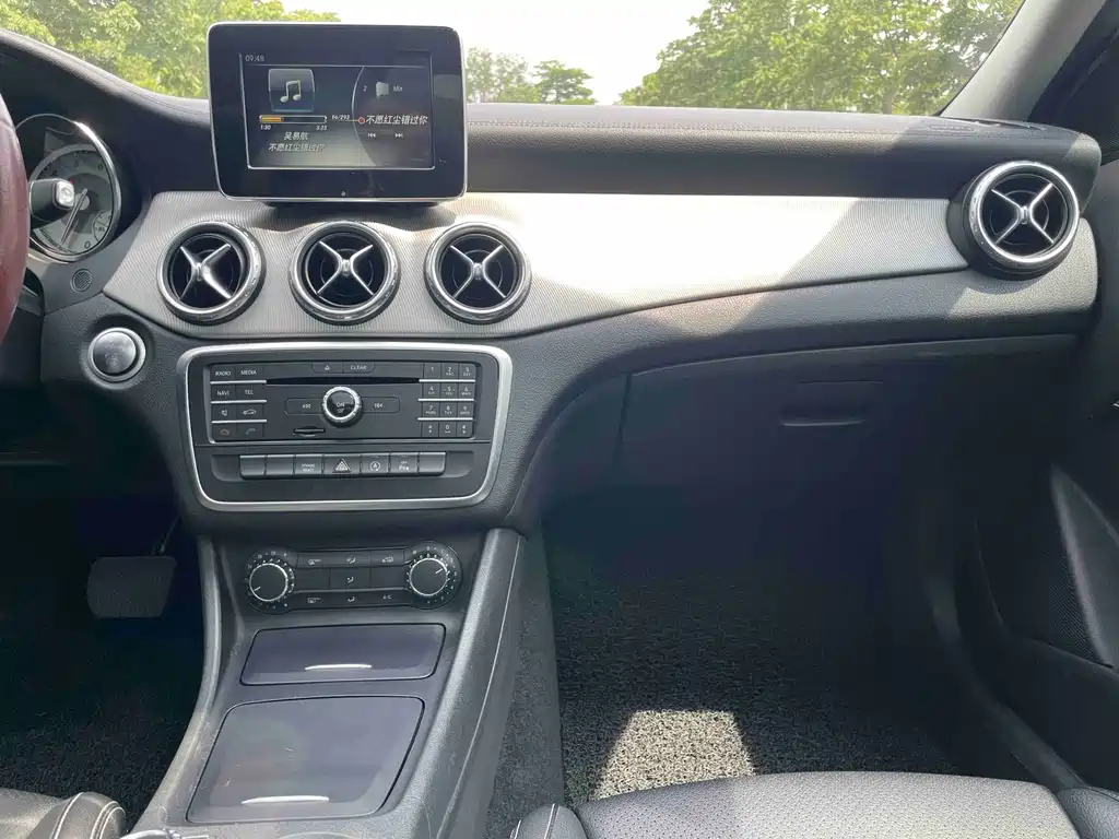 Mercedes GLA 2016 200 Fashion Edition купить на сайте DeffCars