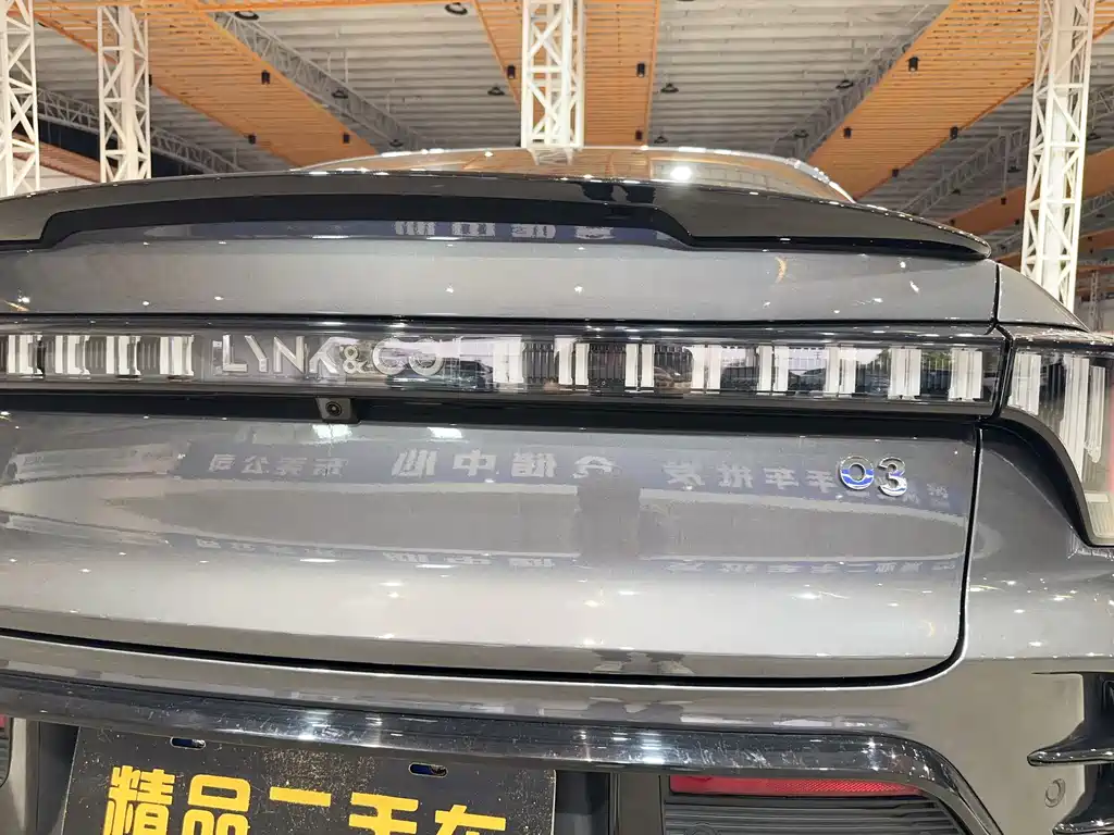 Lynk & Co 03 2023 1.5TD DCT Pro купить на сайте DeffCars