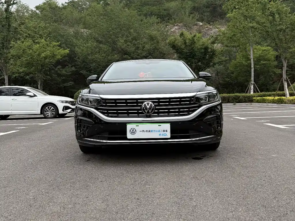 Passat 2023 330TSI Deluxe Edition купить на сайте DeffCars