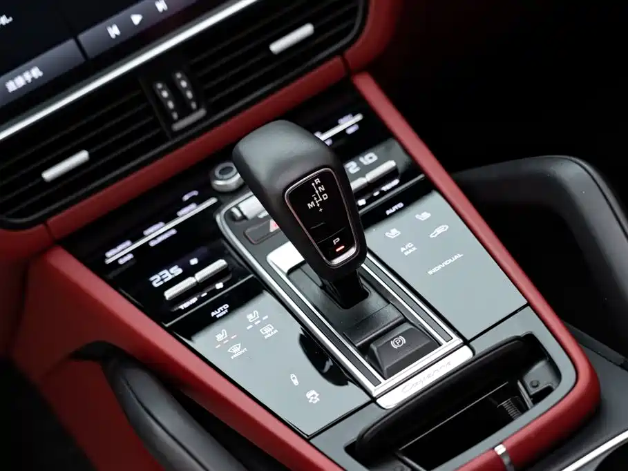 Cayenne New Energy 2021 Cayenne E-Hybrid 2.0T купить на сайте DeffCars