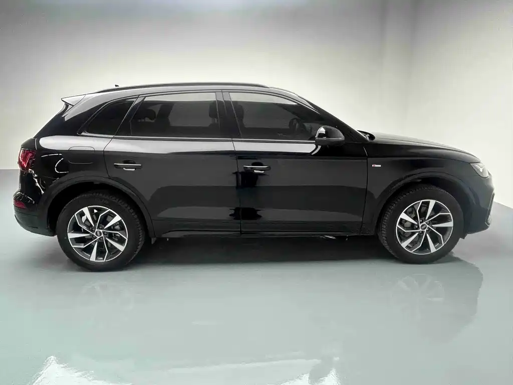 Audi Q5L 2023 40T luxury and dynamic model купить на сайте DeffCars