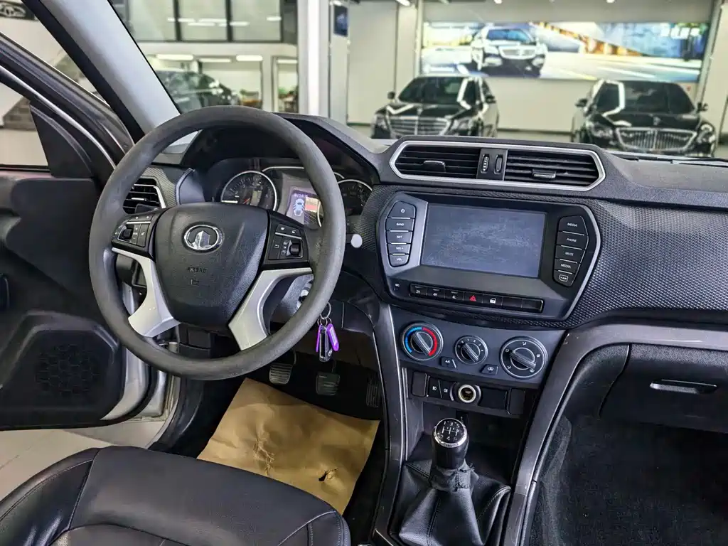 Fengjun 5 2017 2.4L European version gasoline four-wheel drive elite large double row 4G69S4N купить на сайте DeffCars