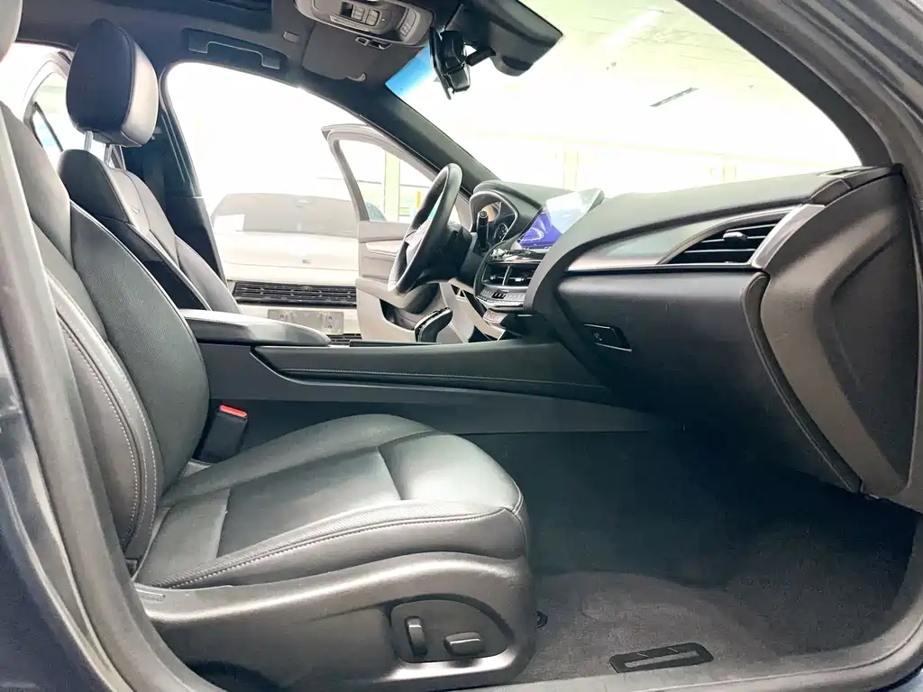 Cadillac CT5 2021 facelift 28T luxury model купить на сайте DeffCars