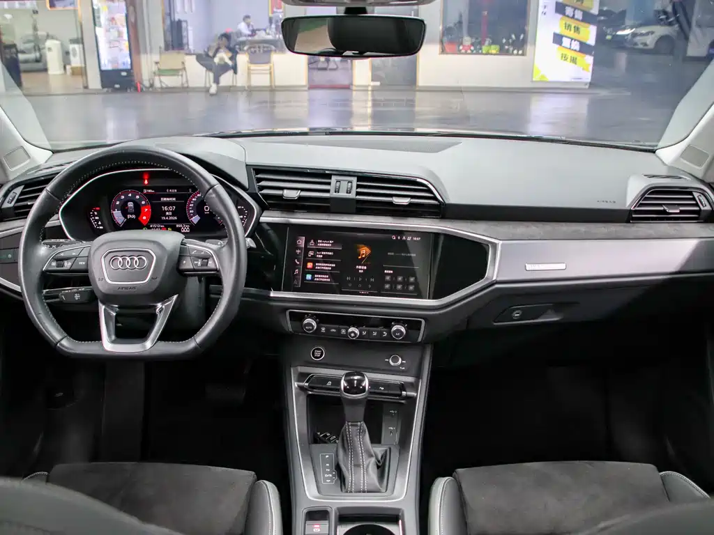Audi Q3 2022 35 TFSI Fashionable and Dynamic купить на сайте DeffCars