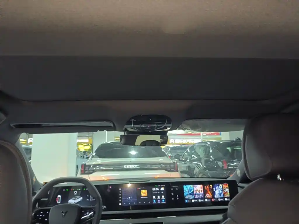 Lantu Chasing Light 2024 PHEV four-wheel drive super long range executive version купить на сайте DeffCars