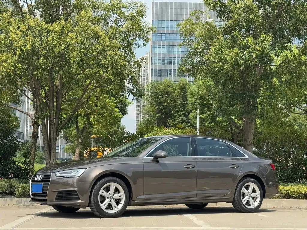 Audi A4L 2017 40 TFSI Fashion Type купить на сайте DeffCars
