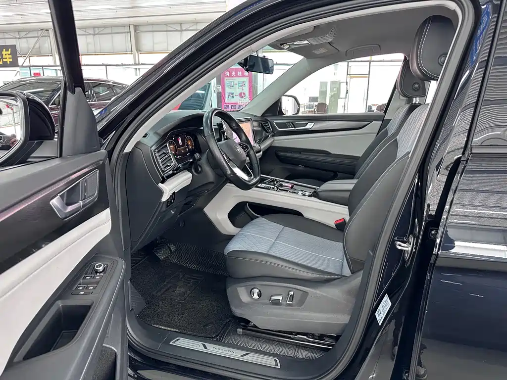 Touron 2022 380TSI four-wheel drive luxury version купить на сайте DeffCars