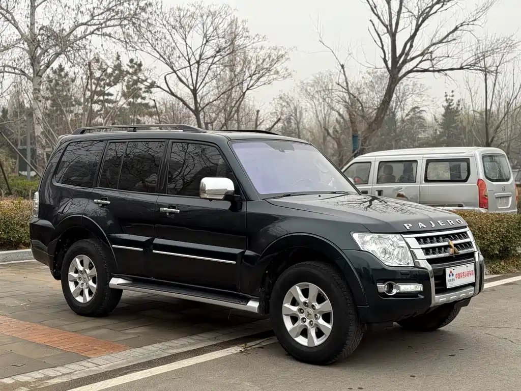 Pajero imported 2016 3.0L automatic premium version, National V купить на сайте DeffCars