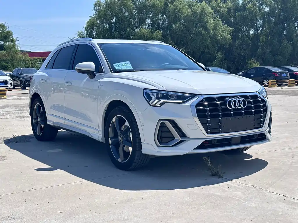 Audi Q3 2022 35 TFSI Fashionable and Dynamic купить на сайте DeffCars