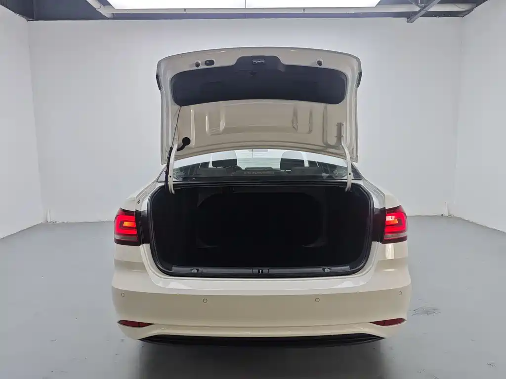 Lavida 2019 1.5L Automatic Fashion Edition National VI купить на сайте DeffCars