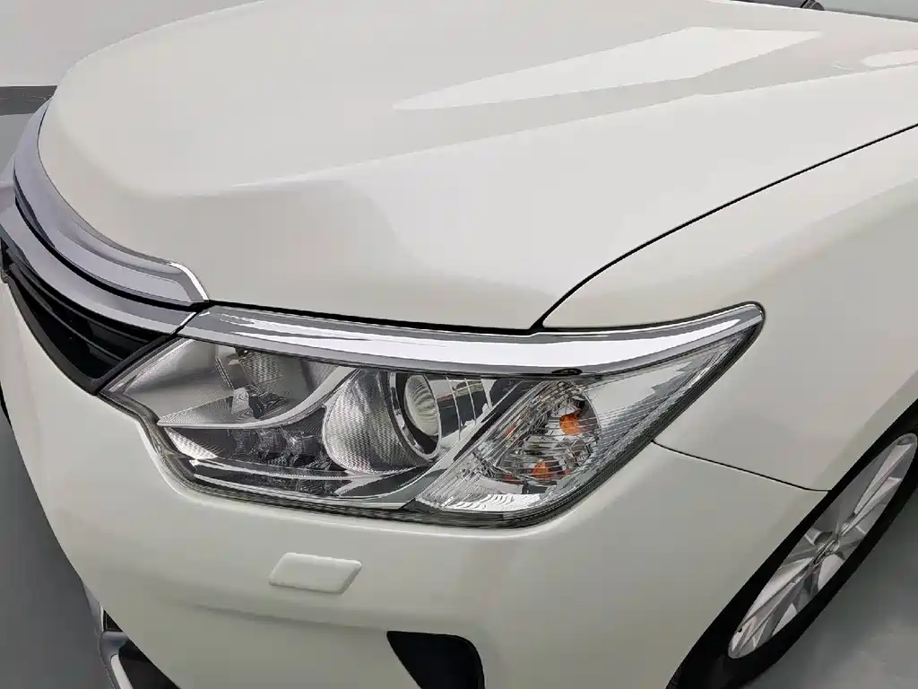 Camry 2016 Dual Engine 2.5HG 10th Anniversary Deluxe Navigation Edition купить на сайте DeffCars