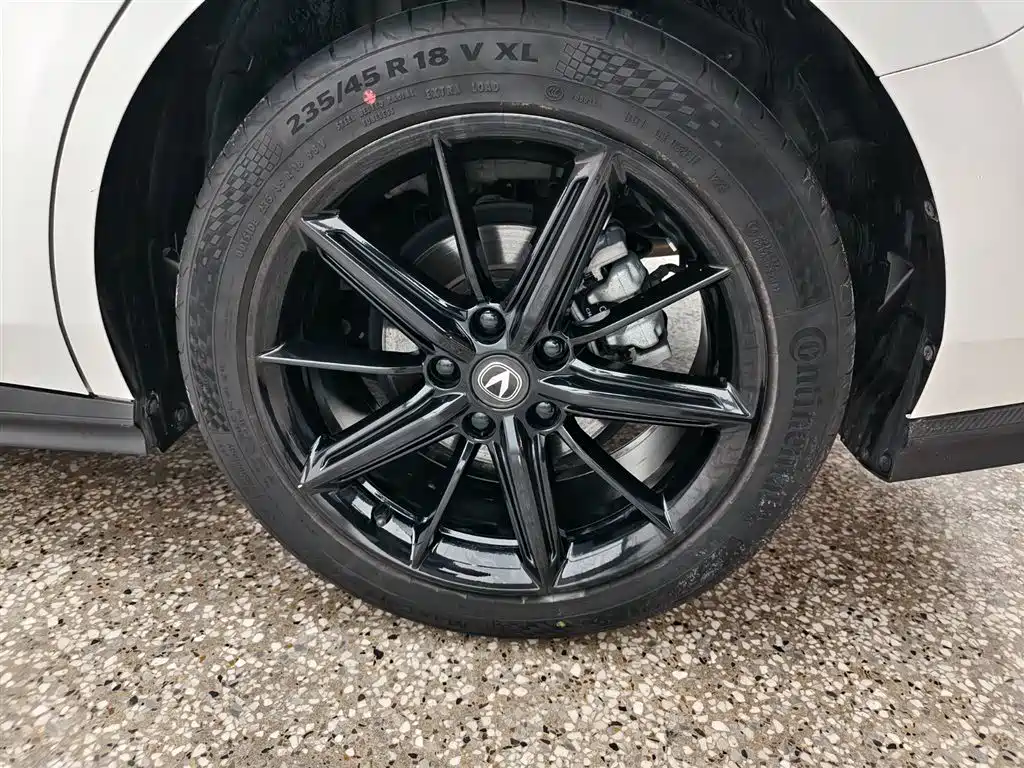 Changan UNI-V 2022 1.5T premium model купить на сайте DeffCars