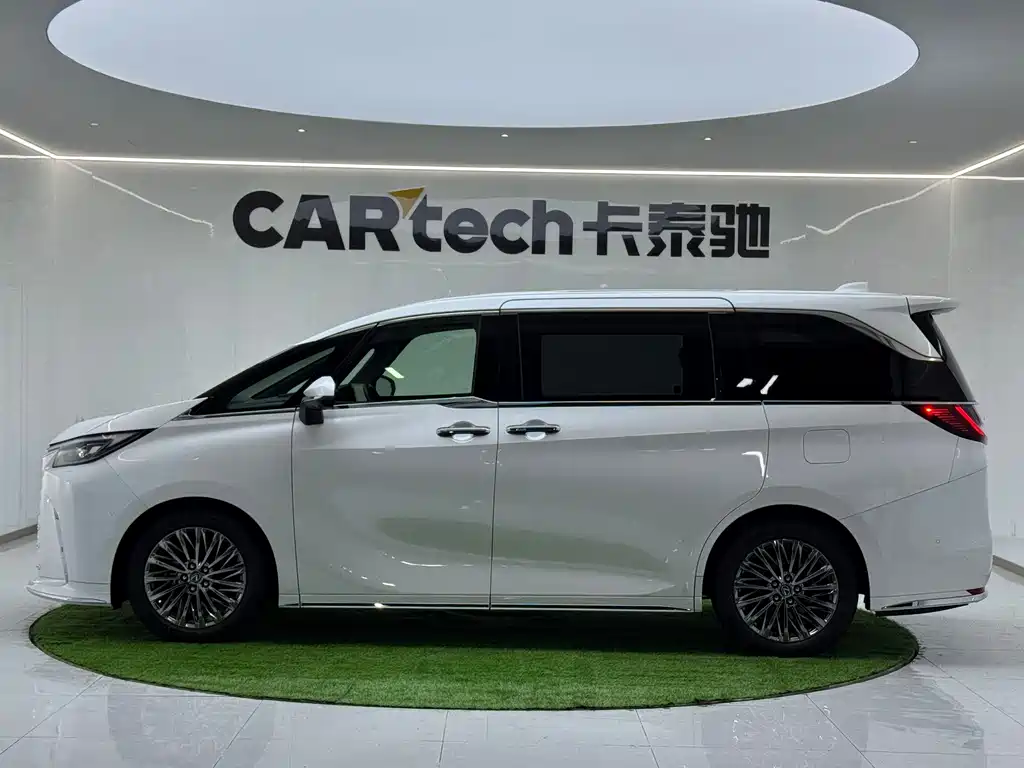 Lexus LM 2023 500h six-seater premium version купить на сайте DeffCars