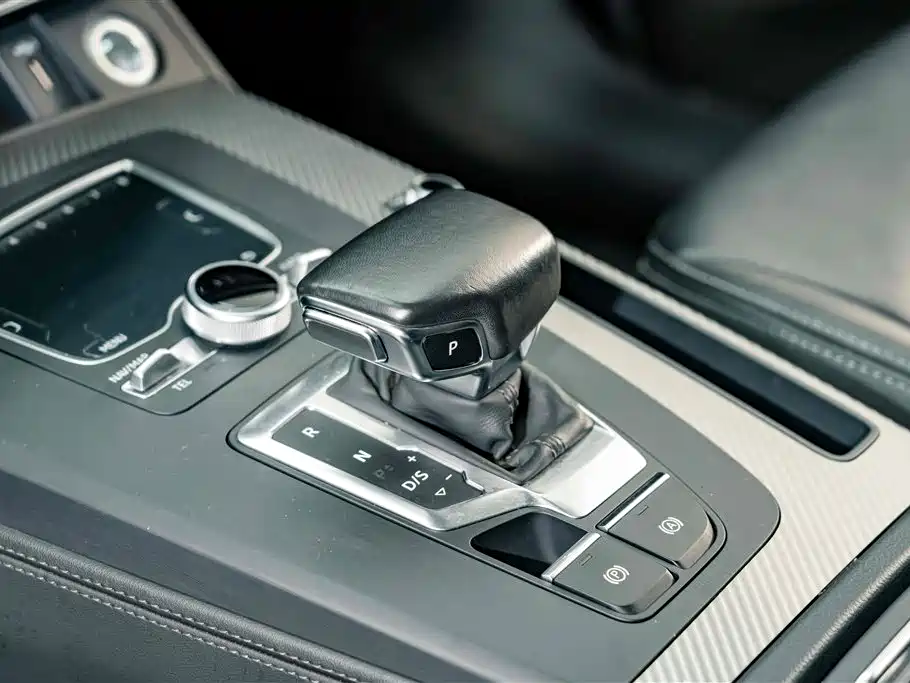 Audi Q5L 2020 45 TFSI exclusive fashion model купить на сайте DeffCars