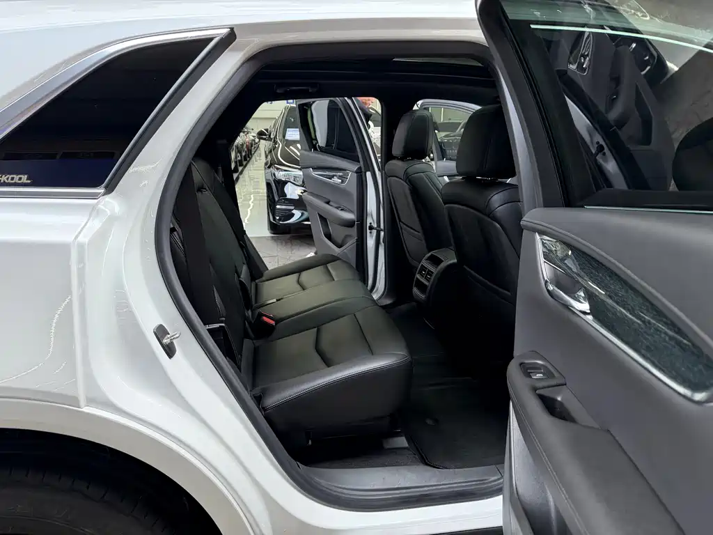 Cadillac XT5 2021 2.0T two-wheel drive luxury model купить на сайте DeffCars