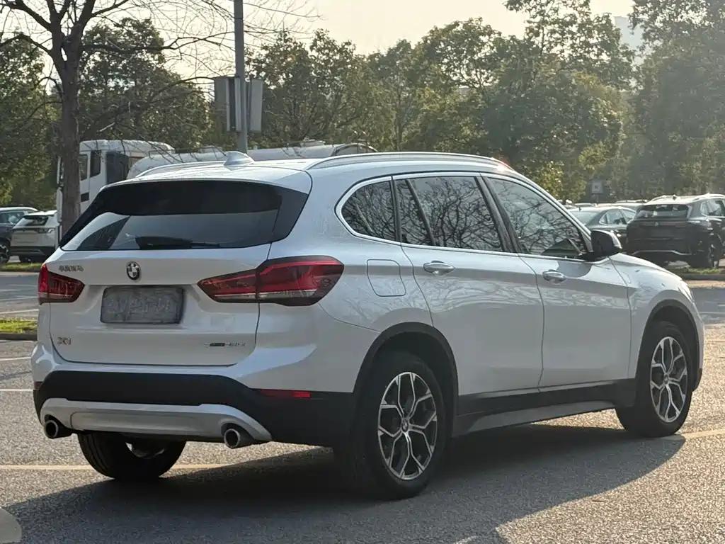 BMW X1 2022 sDrive25Li Leading Model купить на сайте DeffCars