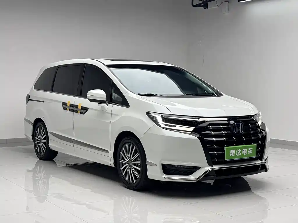 Alison 2022 2.0L e:HEV Deluxe Edition купить на сайте DeffCars