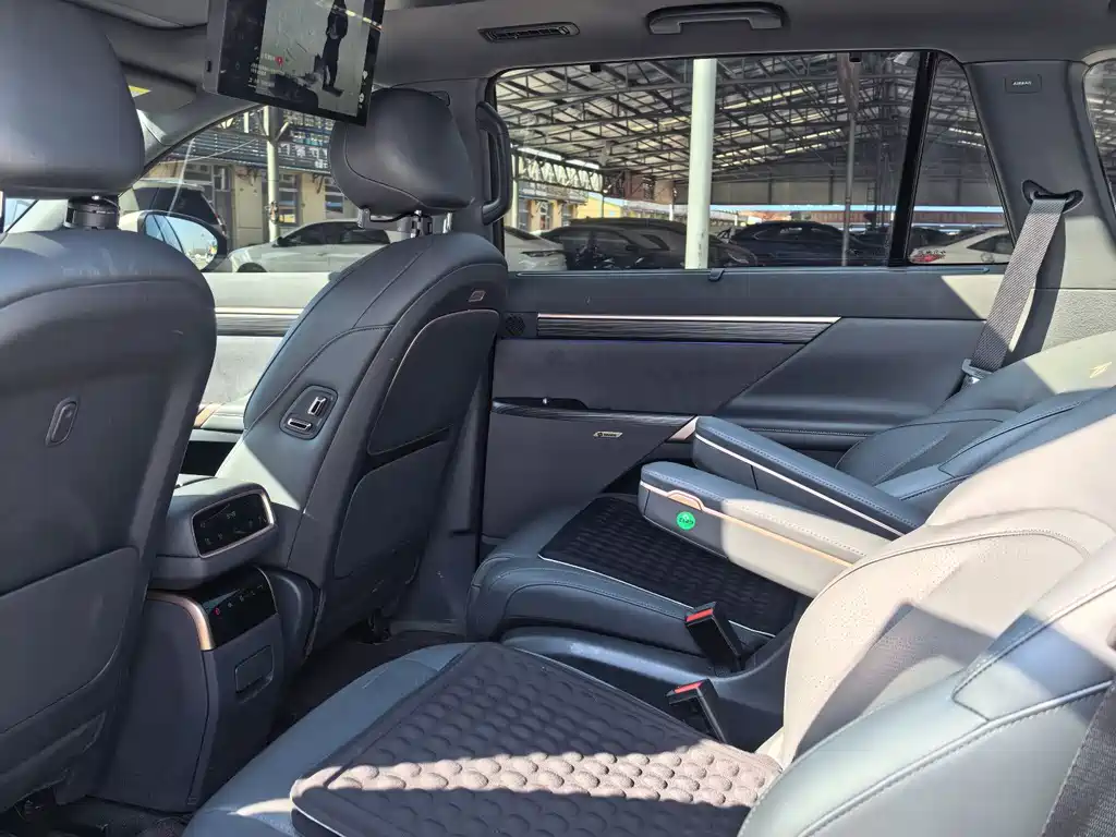 eπ008 2024 model 210Max extended range version 6 seats купить на сайте DeffCars