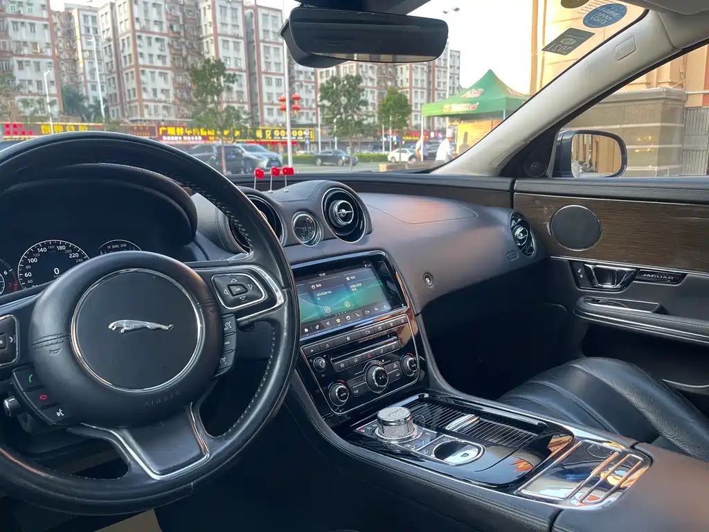 Jaguar XJ 2018 XJL 3.0 SC two-wheel drive elegant business version купить на сайте DeffCars