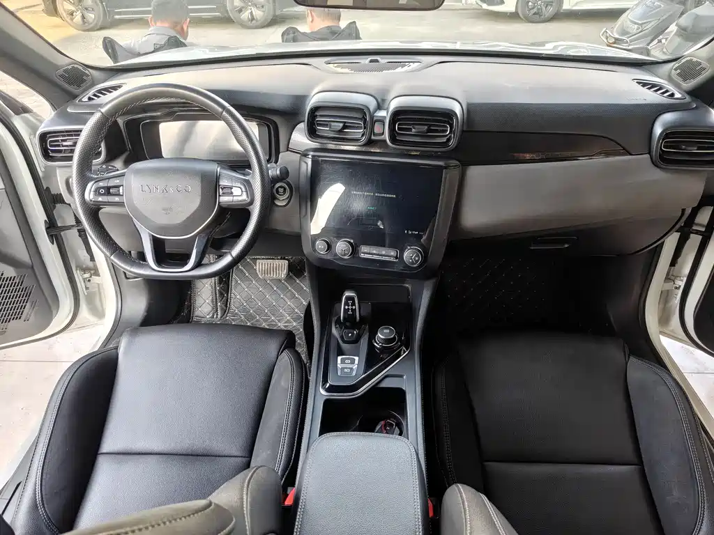 Lynk & Co 03 2020 1.5TD DCT Powerful Edition купить на сайте DeffCars