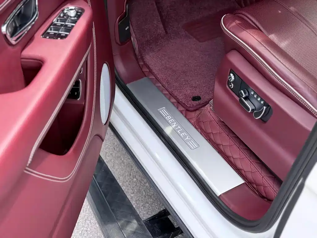 Bentayga 2022 4.0T V8 купить на сайте DeffCars