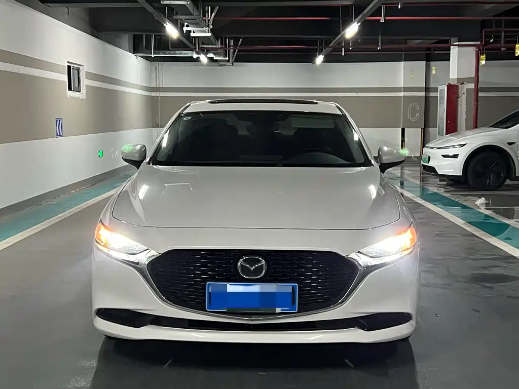 Mazda Axela 2023 2.0L Automatic Quality Edition купить на сайте DeffCars