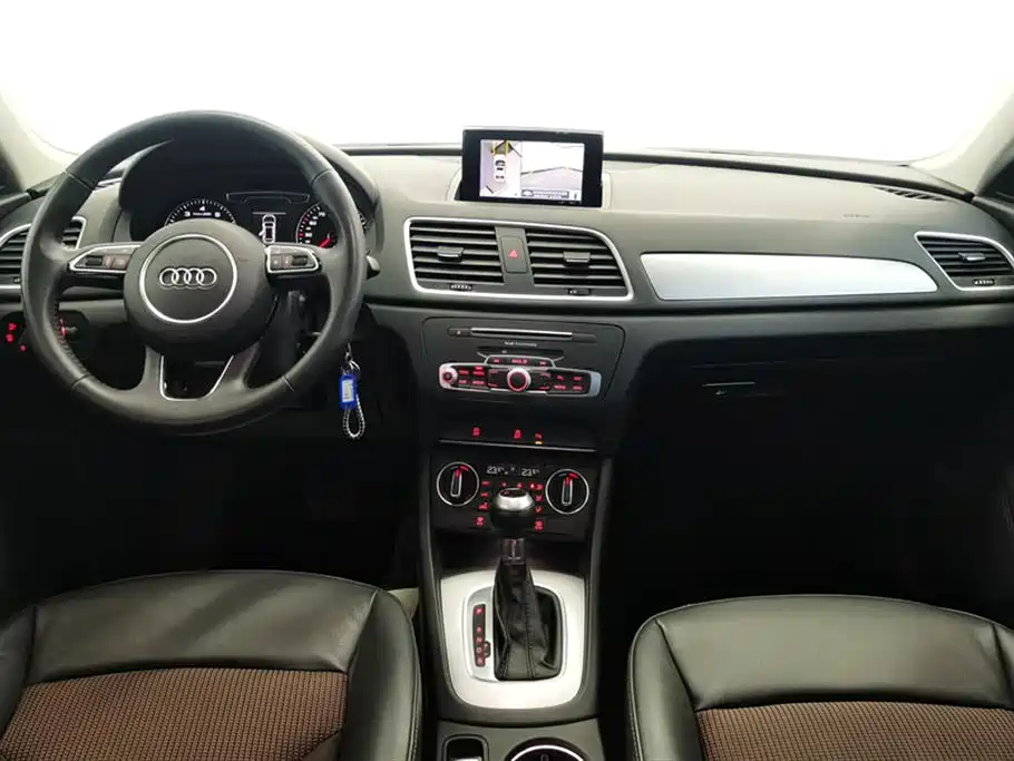 Audi Q3 2018 30th Anniversary Model 30 TFSI Fashion Model купить на сайте DeffCars