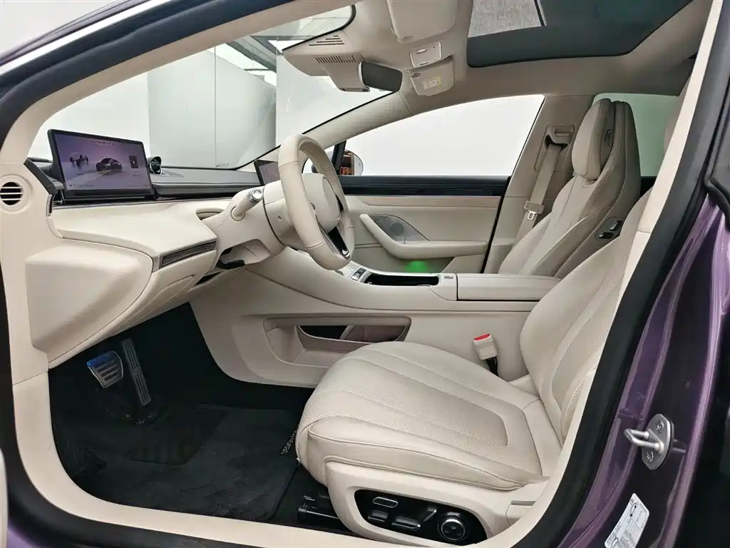 Zhijie S7 2025 model 705km Max купить на сайте DeffCars