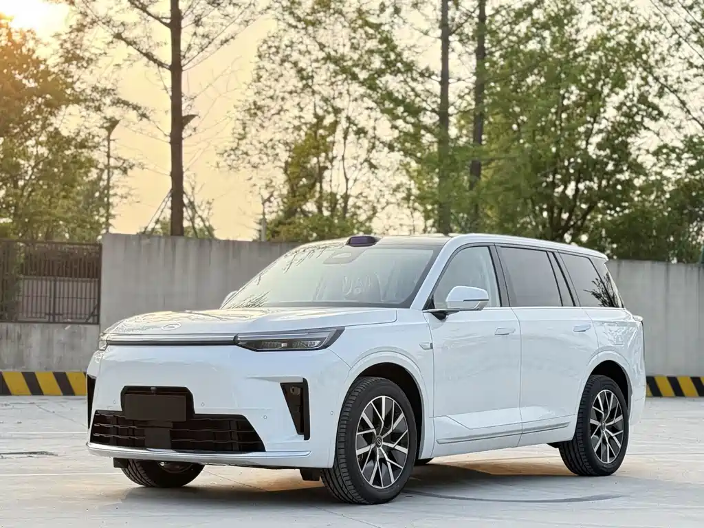 Trumpchi longs for S9 2025 model Qiankun Max 6 seats купить на сайте DeffCars