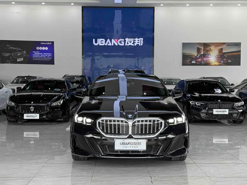 BMW 5 Series 2025 530Li Leading M Sports Package купить на сайте DeffCars