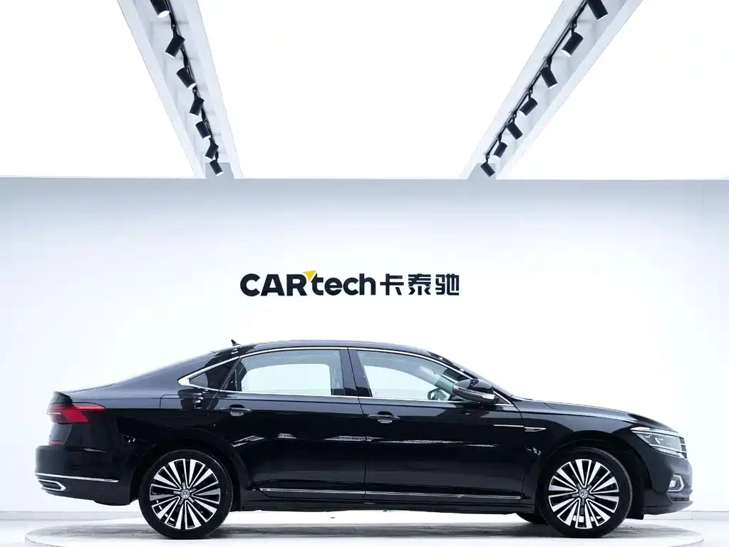 Passat 2019 330TSI Deluxe Edition National VI купить на сайте DeffCars