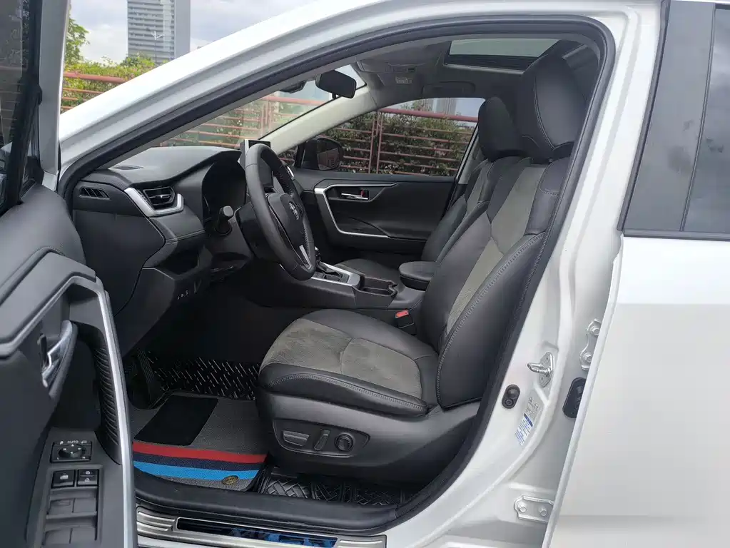 RAV4 Rongfang 2022 2.0L CVT four-wheel drive fashion Plus version купить на сайте DeffCars