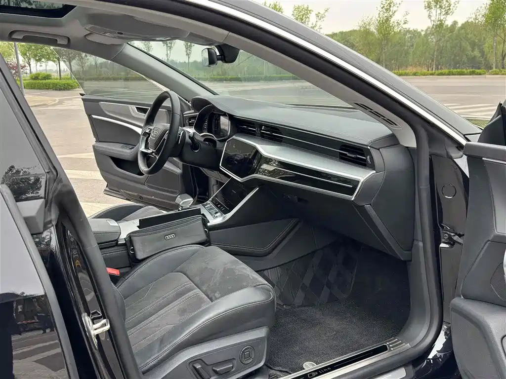Audi A7L 2024 45 TFSI luxury model купить на сайте DeffCars
