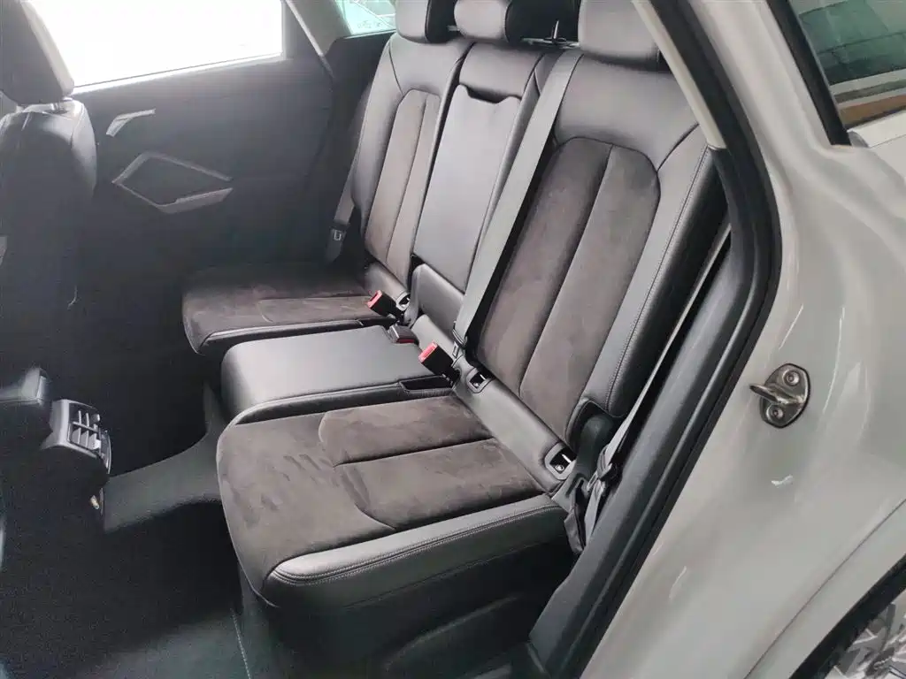 Audi Q3 2019 35 TFSI aggressive and dynamic купить на сайте DeffCars