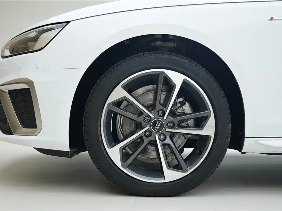Audi A4L 2024 40 TFSI Fashionable and Dynamic купить на сайте DeffCars