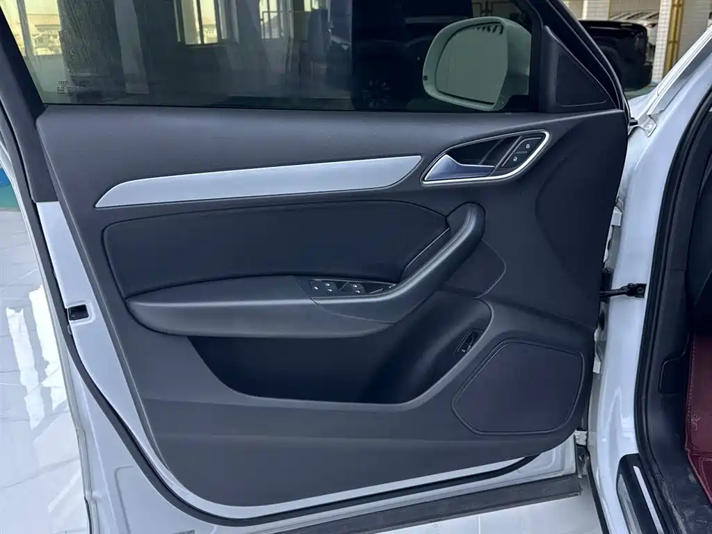Audi Q3 2018 30th Anniversary Model 30 TFSI Fashion Model купить на сайте DeffCars