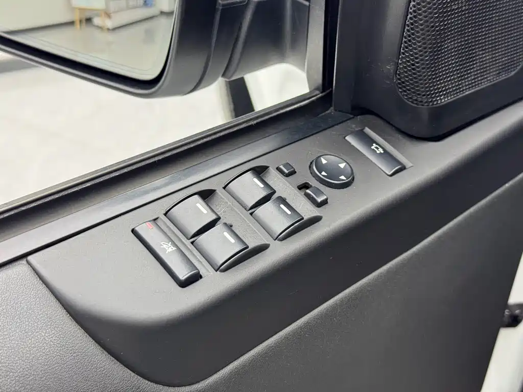 Range Rover 2011 5.0 SC V8 Revered Genesis Edition купить на сайте DeffCars