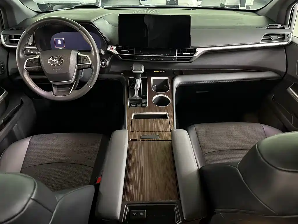 Grevia 2024 2.5L Hybrid Premium PLUS Edition купить на сайте DeffCars