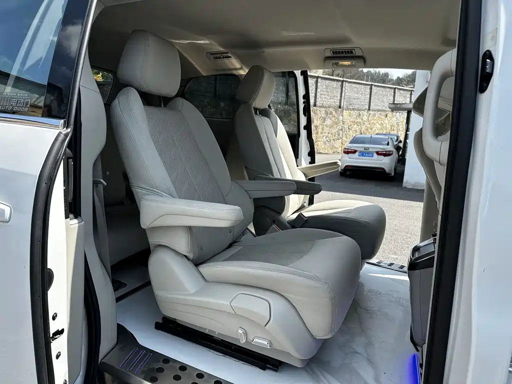 Buick GL8 2021 Land Business Class 652T Comfort купить на сайте DeffCars