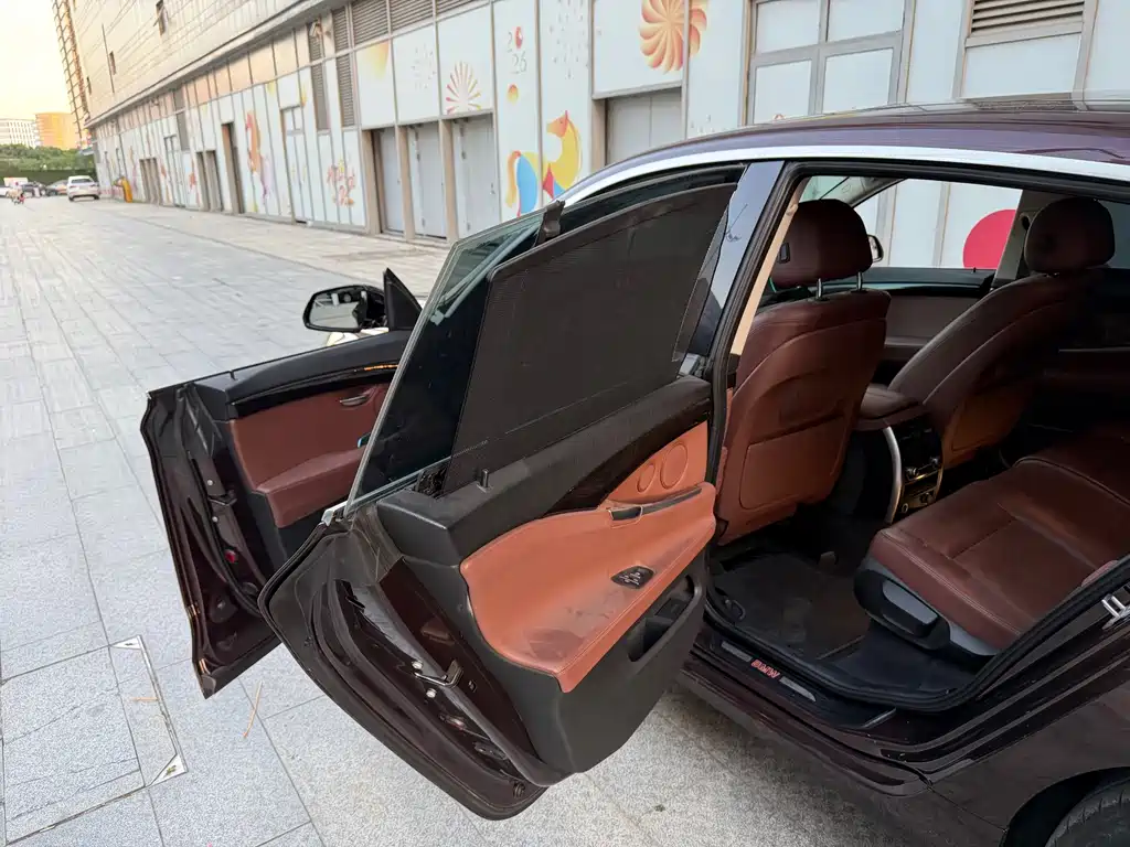 BMW 5 Series GT 2014 535i Leading Model купить на сайте DeffCars
