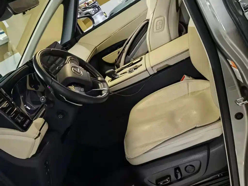 Lexus LM 2025 500h six-seater premium version купить на сайте DeffCars
