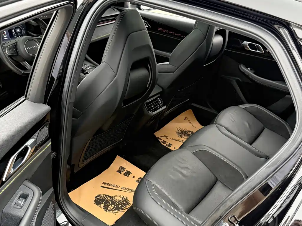 Lynk & Co 03 2023 2.0TD DCT Pro купить на сайте DeffCars
