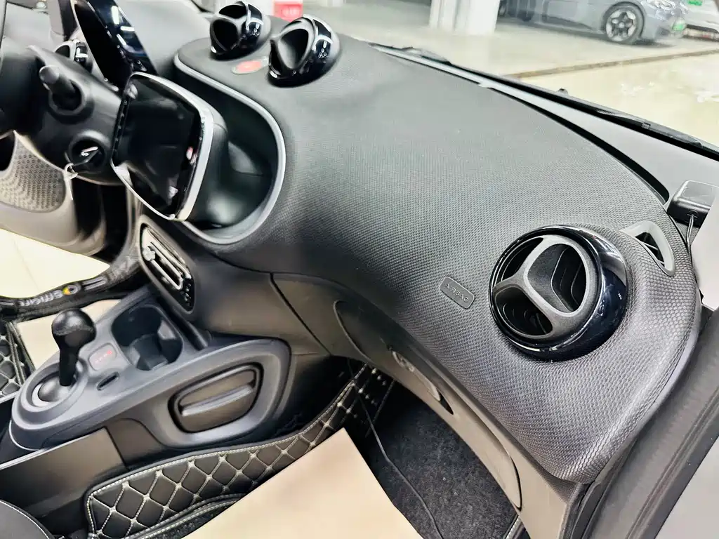 smart fortwo 2018 1.0L 52kW hardtop passion version National V купить на сайте DeffCars