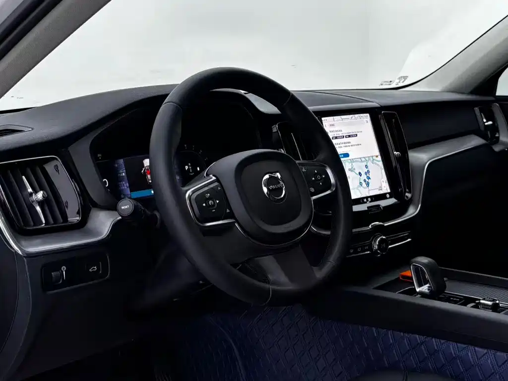 Volvo XC60 2022 B5 four-wheel drive Zhiyi Luxury Edition купить на сайте DeffCars
