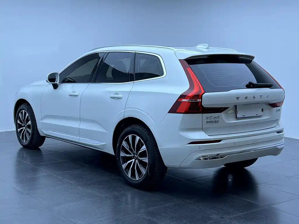 Volvo XC60 2023 B5 four-wheel drive Zhiyuan Deluxe Edition купить на сайте DeffCars