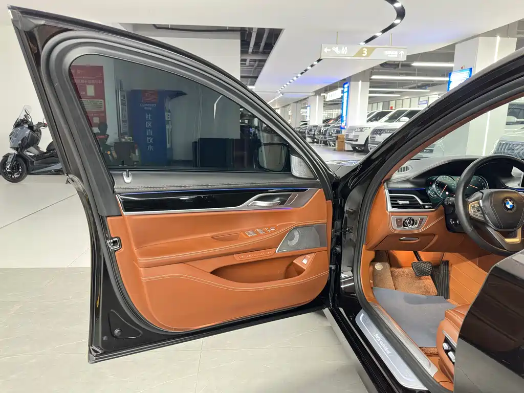 BMW 7 Series 2018 740Li xDrive Exclusive Excellence Package купить на сайте DeffCars