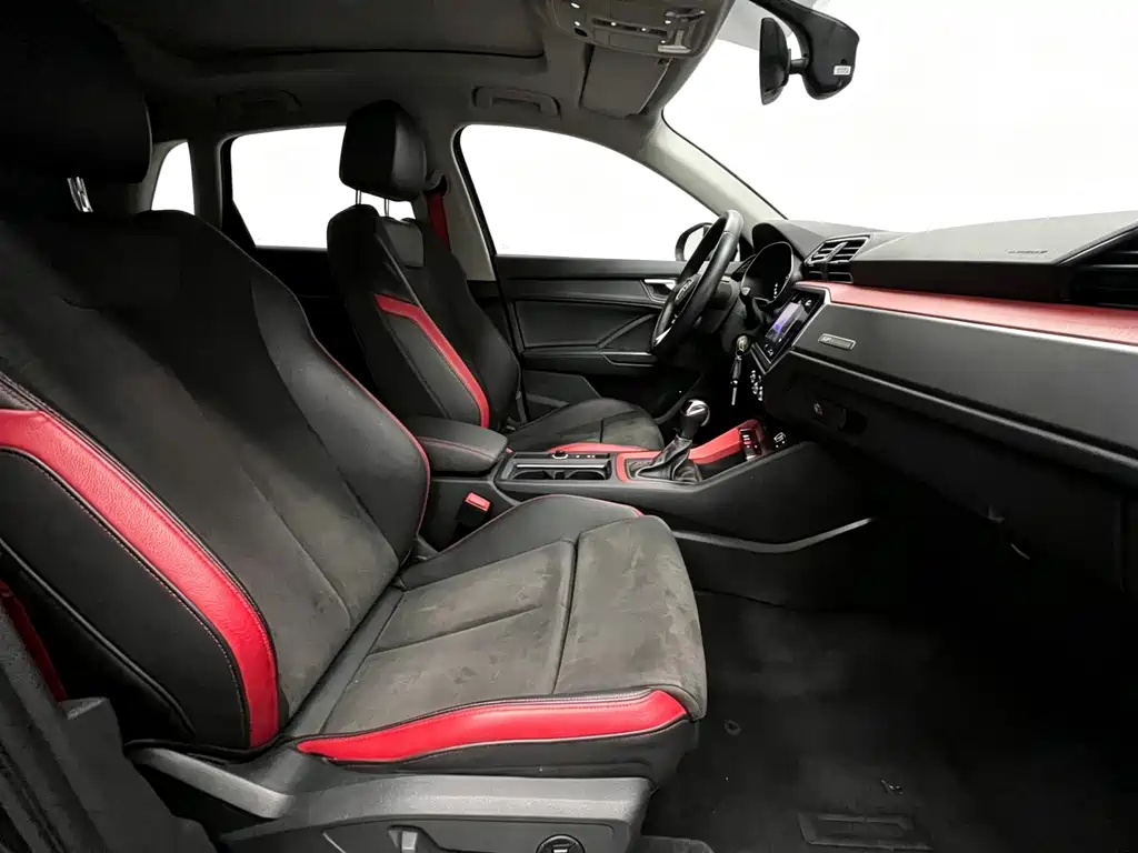 Audi Q3 2019 35 TFSI aggressive and dynamic купить на сайте DeffCars