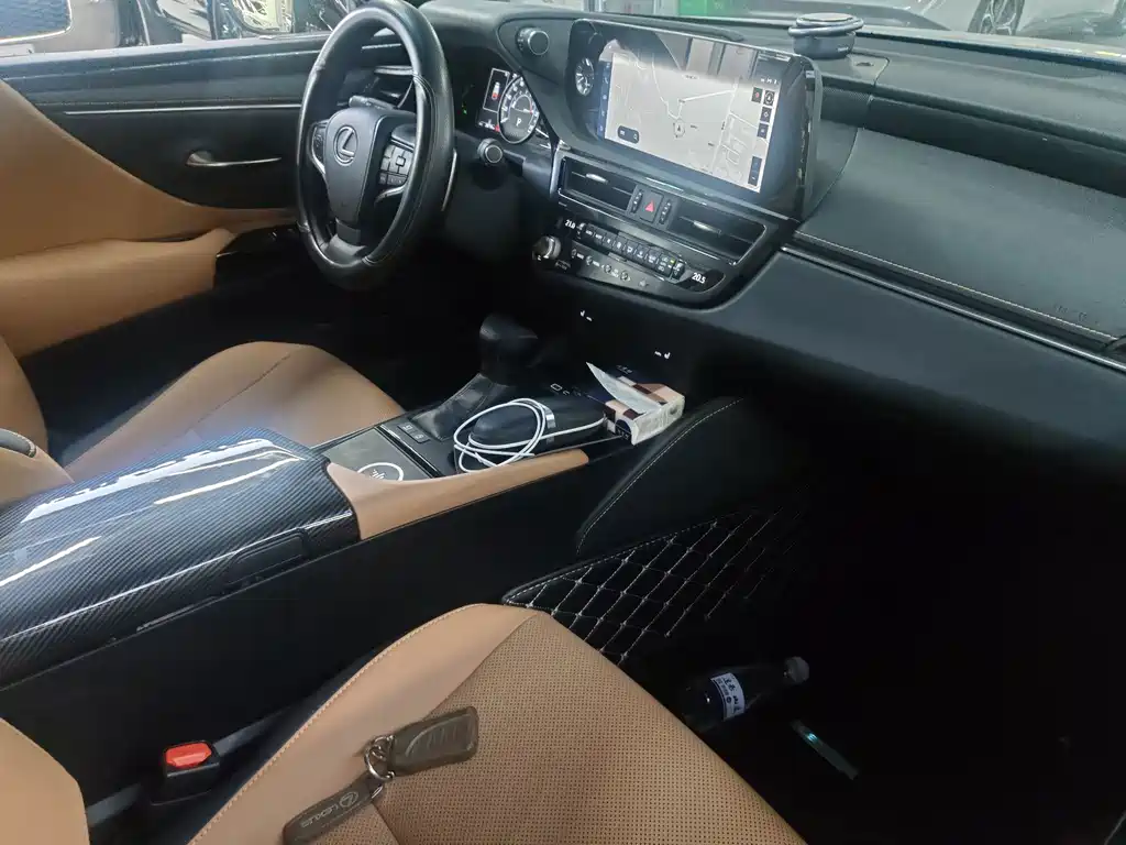 Lexus ES 2023 200 Excellence Edition купить на сайте DeffCars