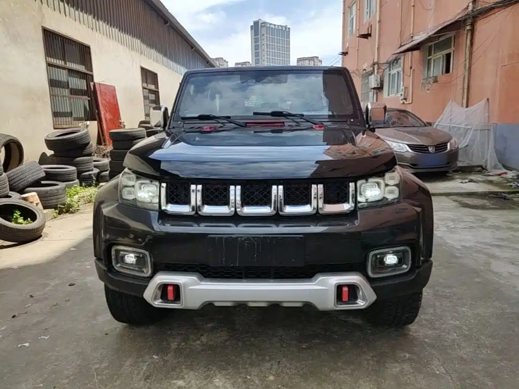 Beijing Off-Road BJ40 2019 PLUS 2.3T Automatic Four-wheel Drive Exclusive Edition National VI купить на сайте DeffCars